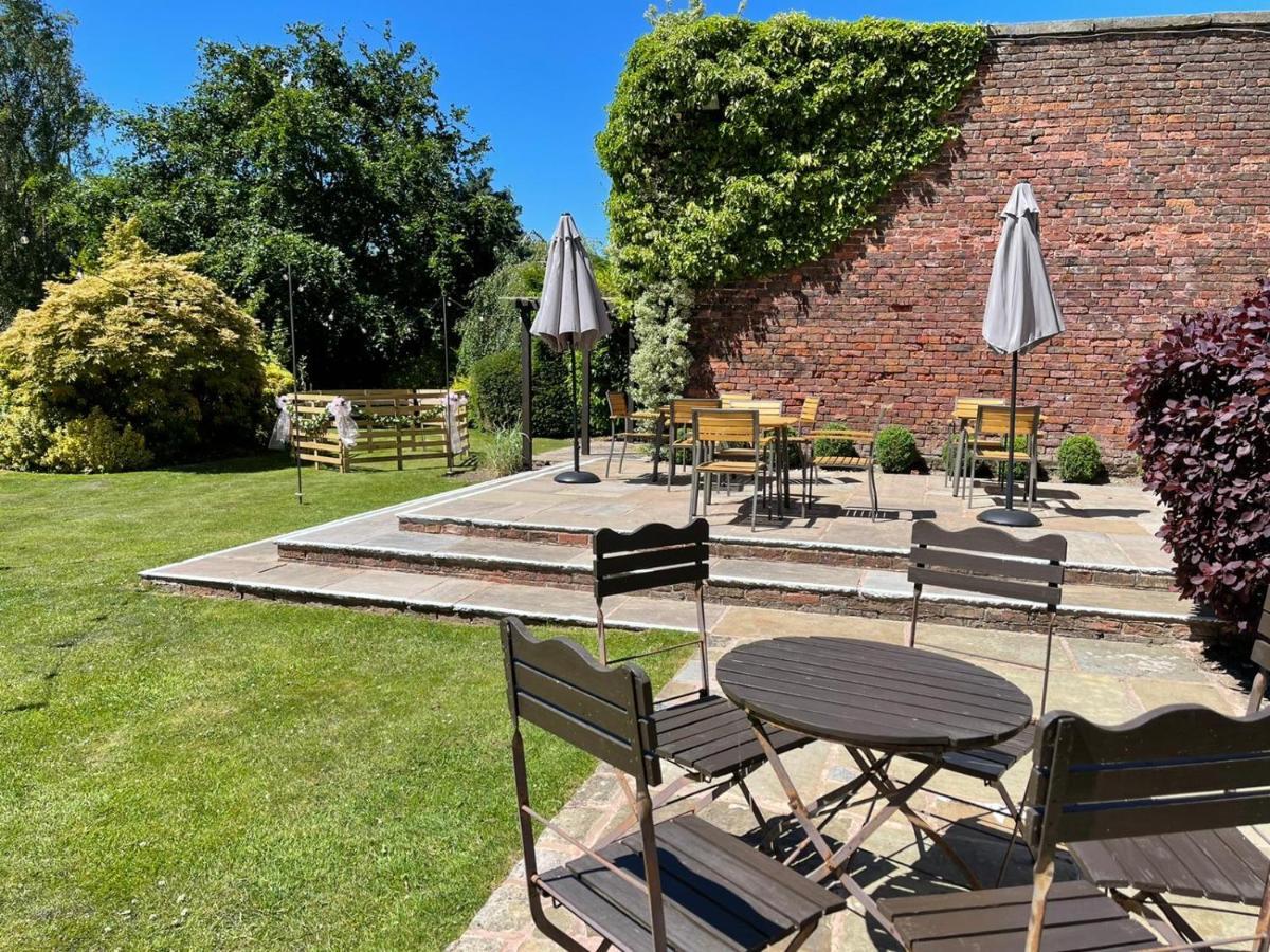 Singleton Lodge Country House Hotel Poulton-le-Fylde Eksteriør billede